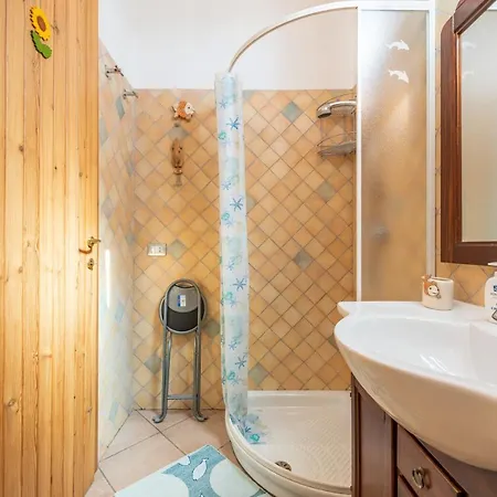 Adriana's House 부게루